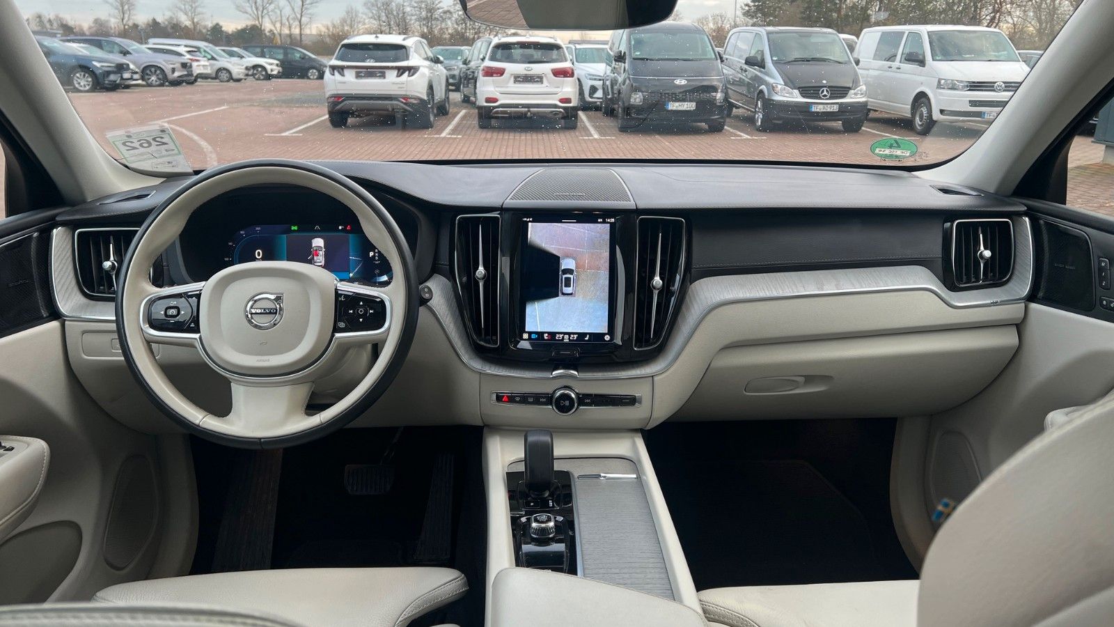 Fahrzeugabbildung Volvo XC60 B5 D Ultimate Dark AWD*360°*AHK*HUD*LUFT*