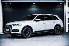 AUDI Q7 50 TDI Quattro - Unfallfrei - Neuwagenzustand