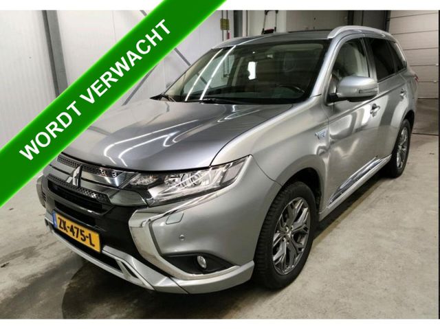 Mitsubishi Outlander 2.4 PHEV Pure AWD.176KW Leder / Naviga