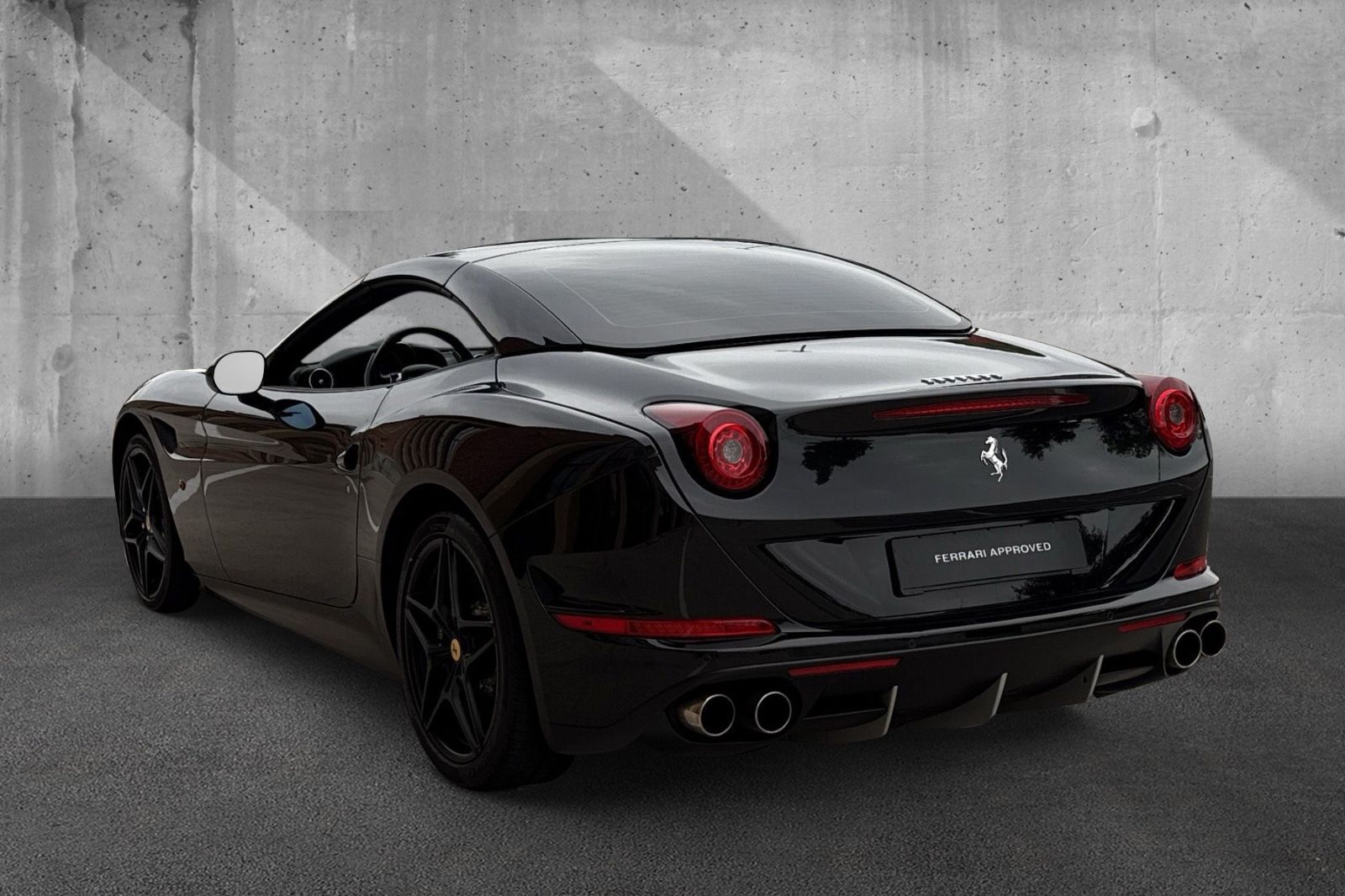 Fahrzeugabbildung Ferrari California T*All Black*