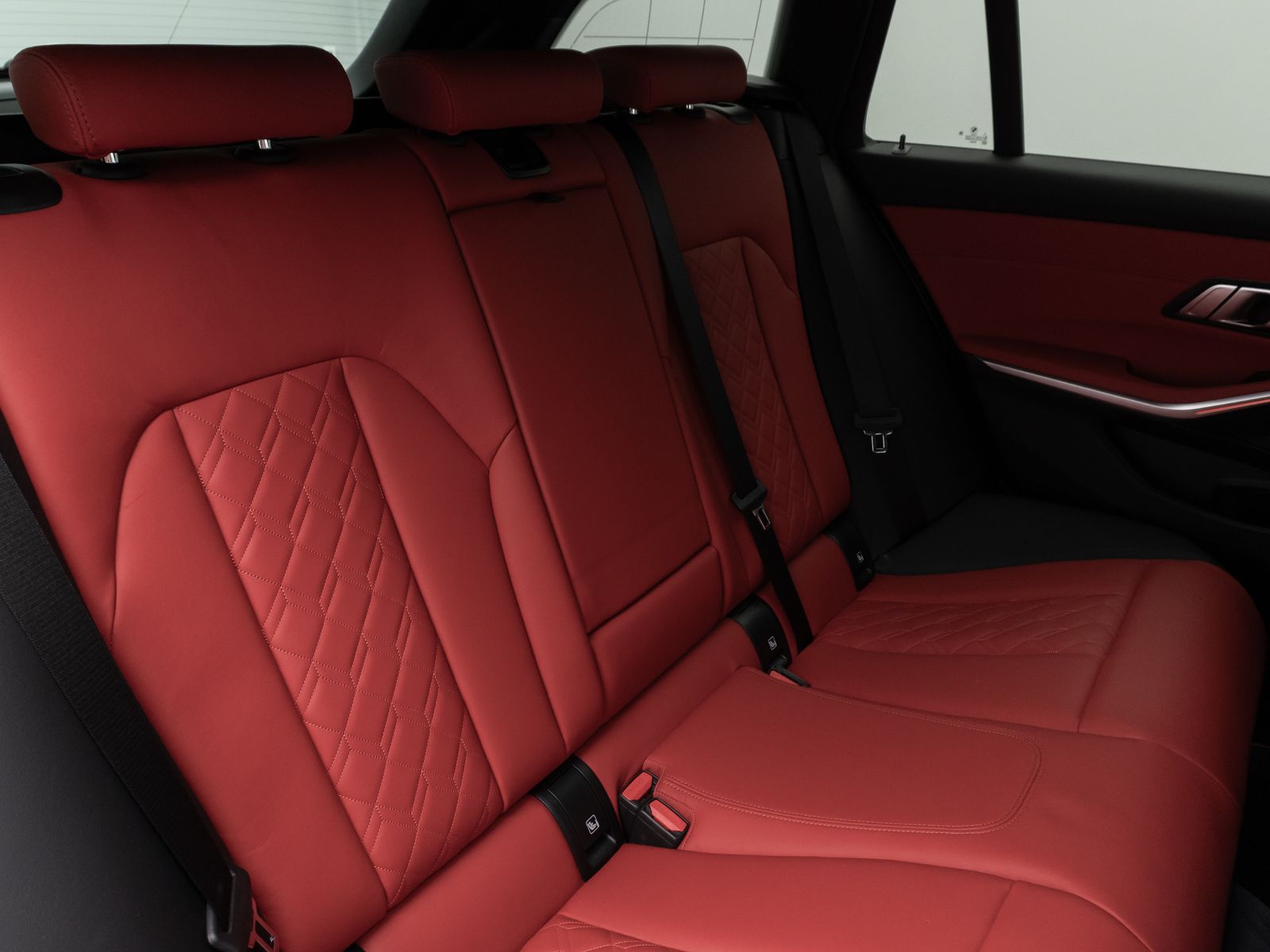 Fahrzeugabbildung BMW 330i xD SportLine Laser DAB HiFi PDC AHK Komfort