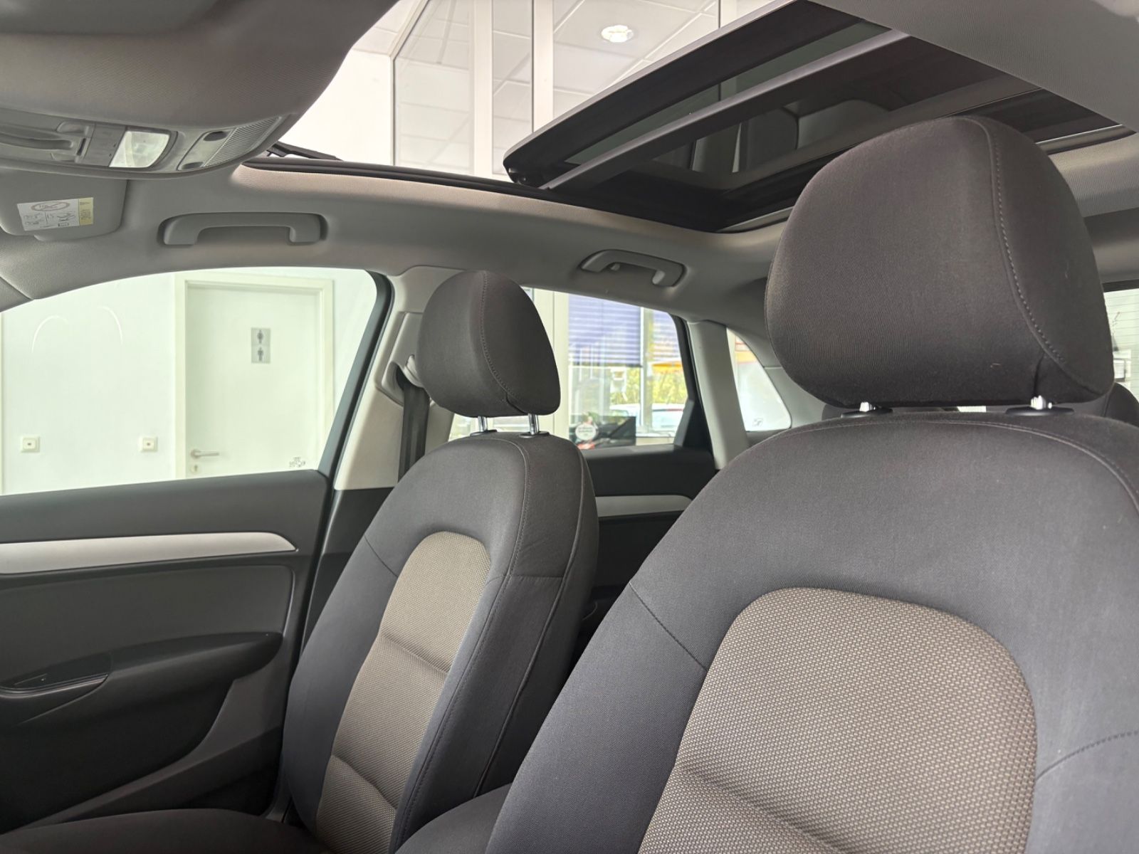 Fahrzeugabbildung Audi Q3 1.4 TFSI * PANORAMADACH*NAVI* 1.HAND *