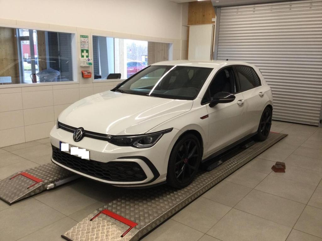 Volkswagen Golf GTI BLACK STYLE MATRIX R.CAM HARMAN NAVI