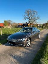 BMW 335i xDrive / 2. Hand / Top gepflegt - graue BMW 335