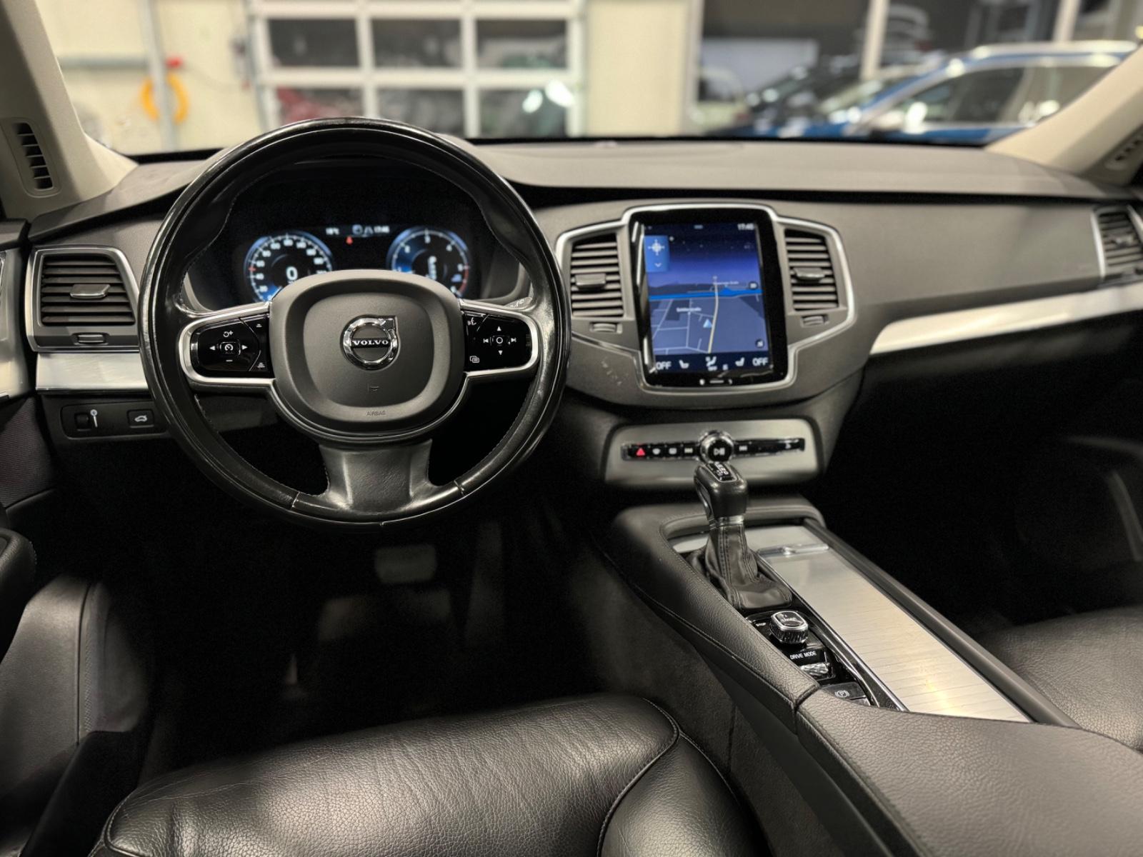 Volvo XC 90 Momentum AWD Navi SHZ LHZ LED 7-Sitzer