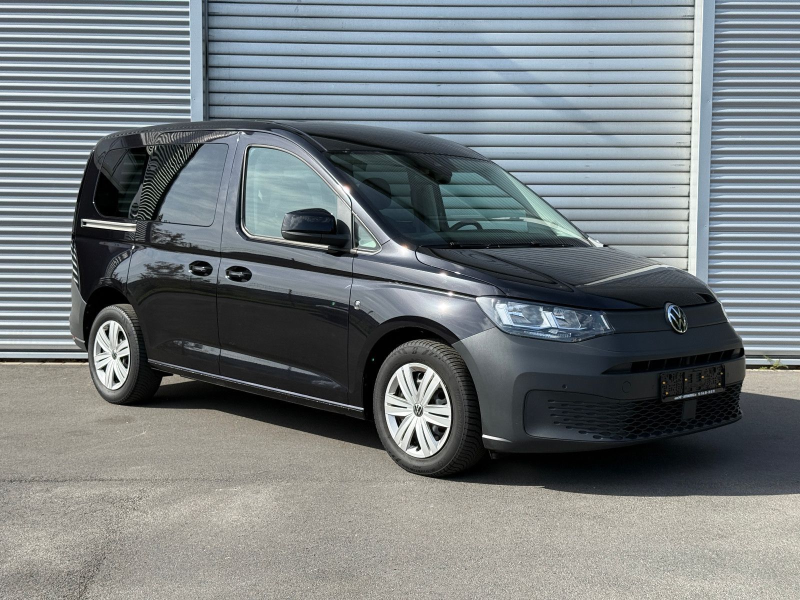 Fahrzeugabbildung Volkswagen Caddy 2.0 TDI DSG AHK DAB GRA Navi Kamera SHZ