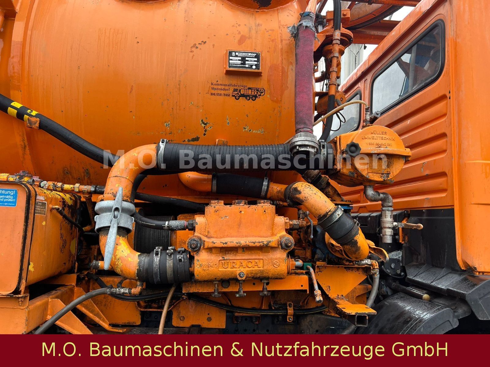 Fahrzeugabbildung MAN 25.270 / Müller Saug u. Spühlwagen / 12.000 L /