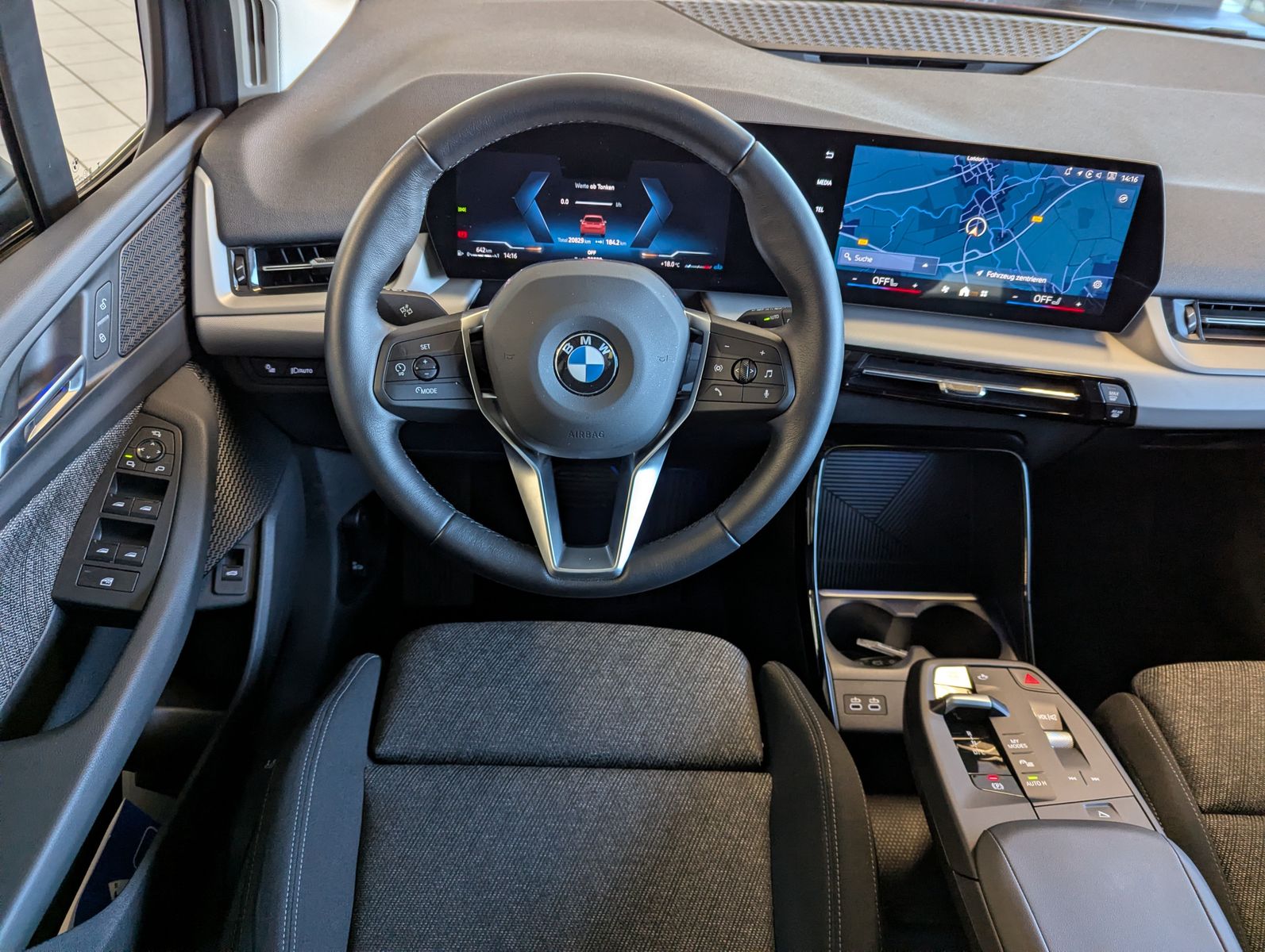 BMW 218 Active Tourer i Panorama Sport-Sitze AHK - Image 20
