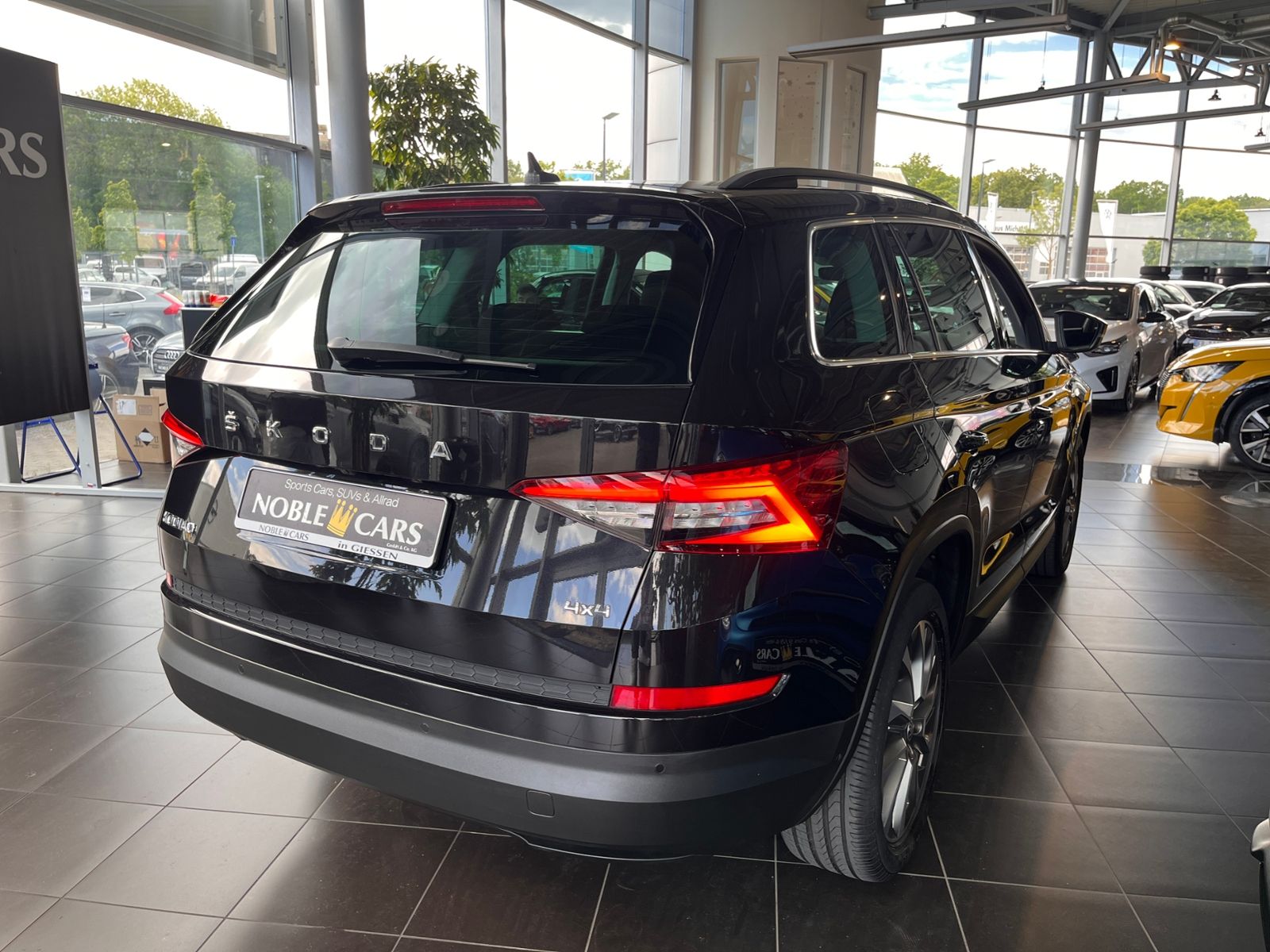 Fahrzeugabbildung SKODA Kodiaq Clever 4x4 PANO 360° LED NAVI