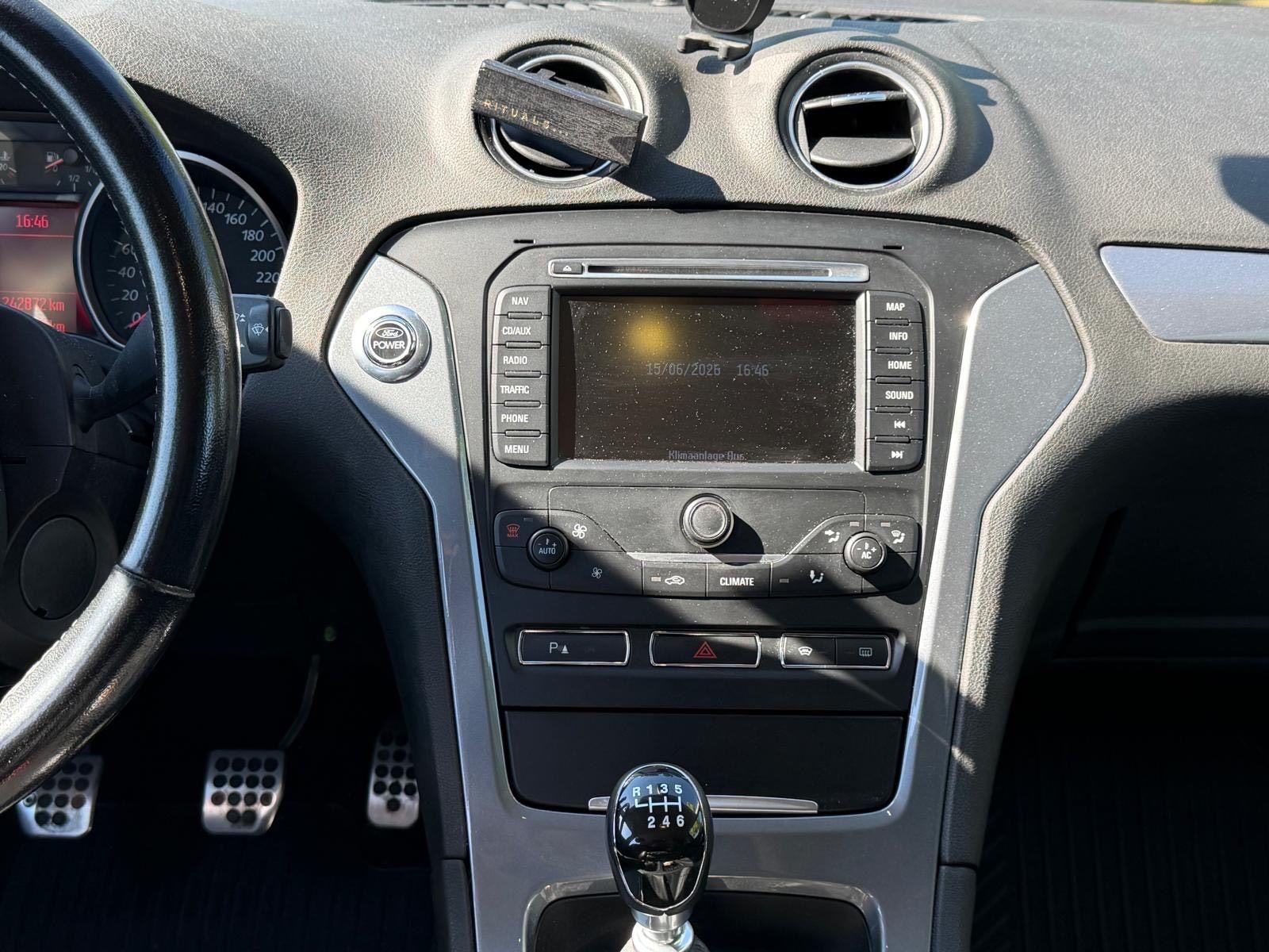Ford Mondeo 2011 — photo 7