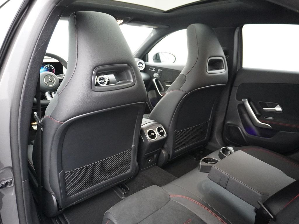 Mercedes-Benz A 180 Star Edition AMG Line | Panorama - Schiebe
