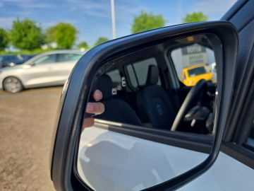 Bild 17 Ford Tourneo Courier Active 1.0 Navi Apple CarPlay An