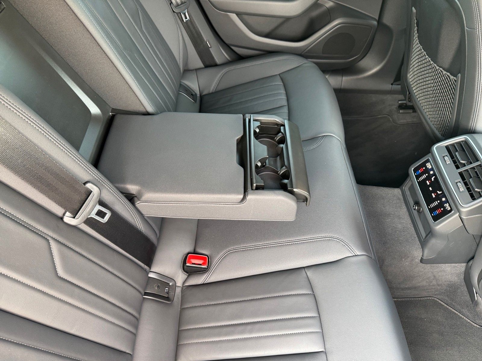 Fahrzeugabbildung Audi A6 Avant Design 40 TDI quattro S tronic