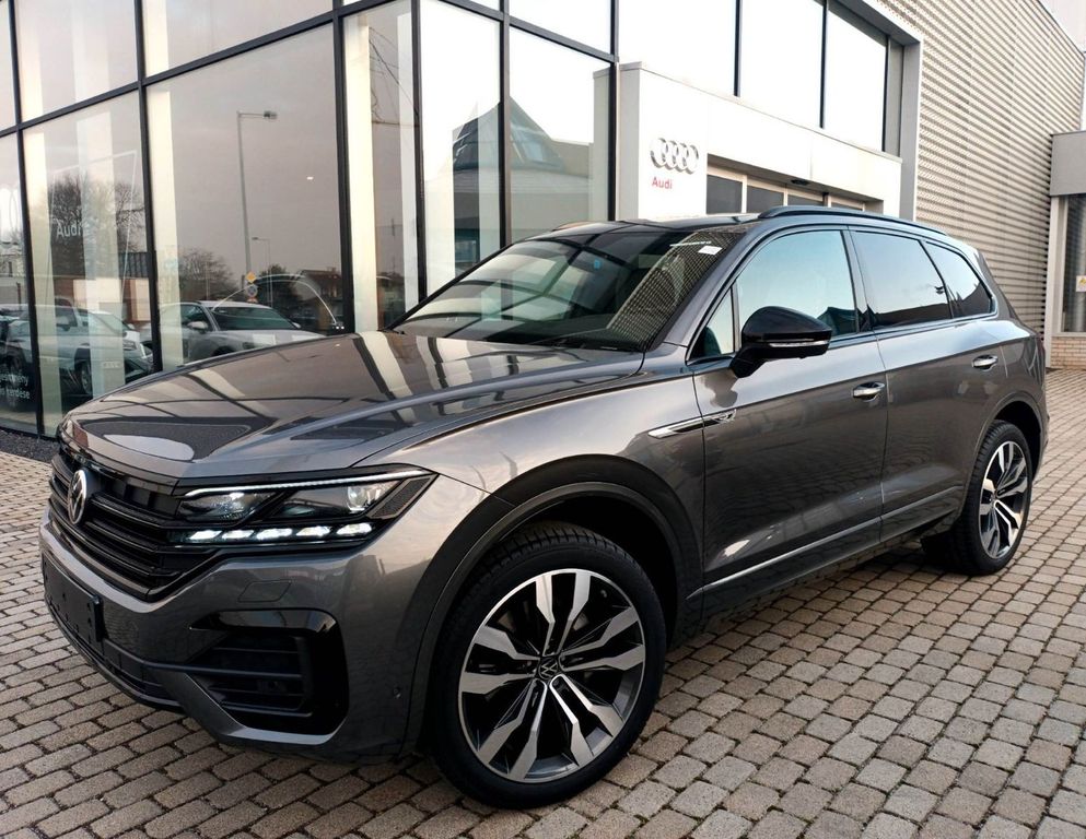 Volkswagen Touareg 3.0 TDI R-Line  AHK Luft Matrix Pano 26%