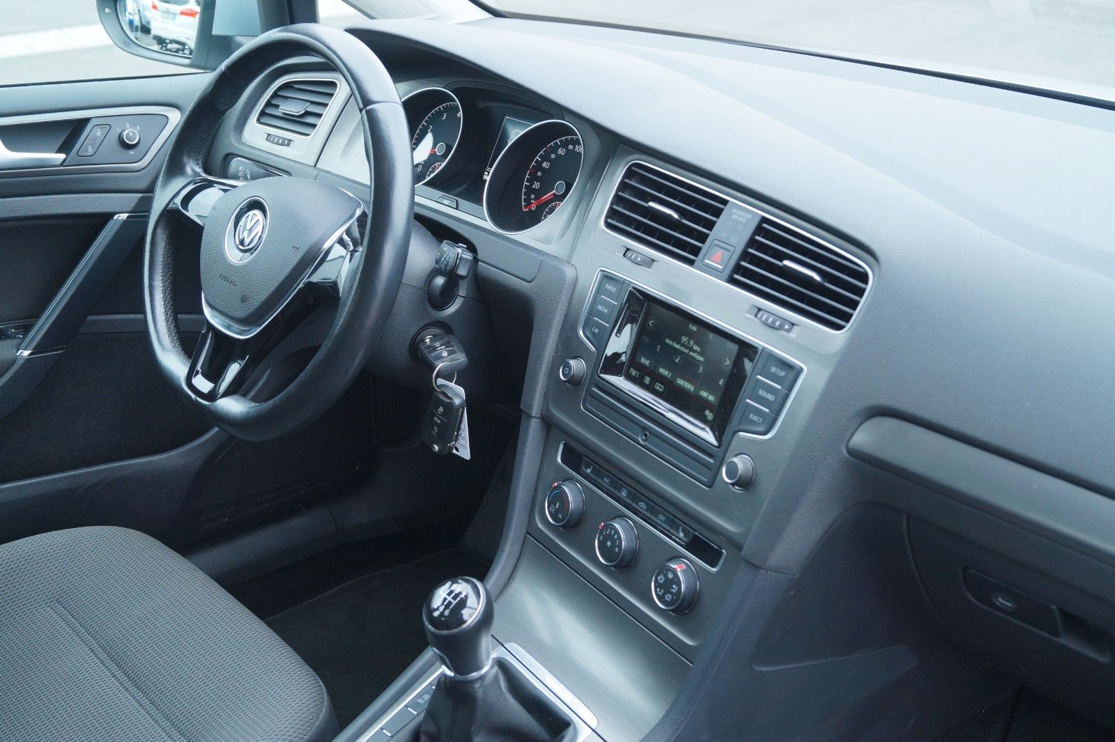 Fahrzeugabbildung Volkswagen Golf VII Lim. Comfortline BMT