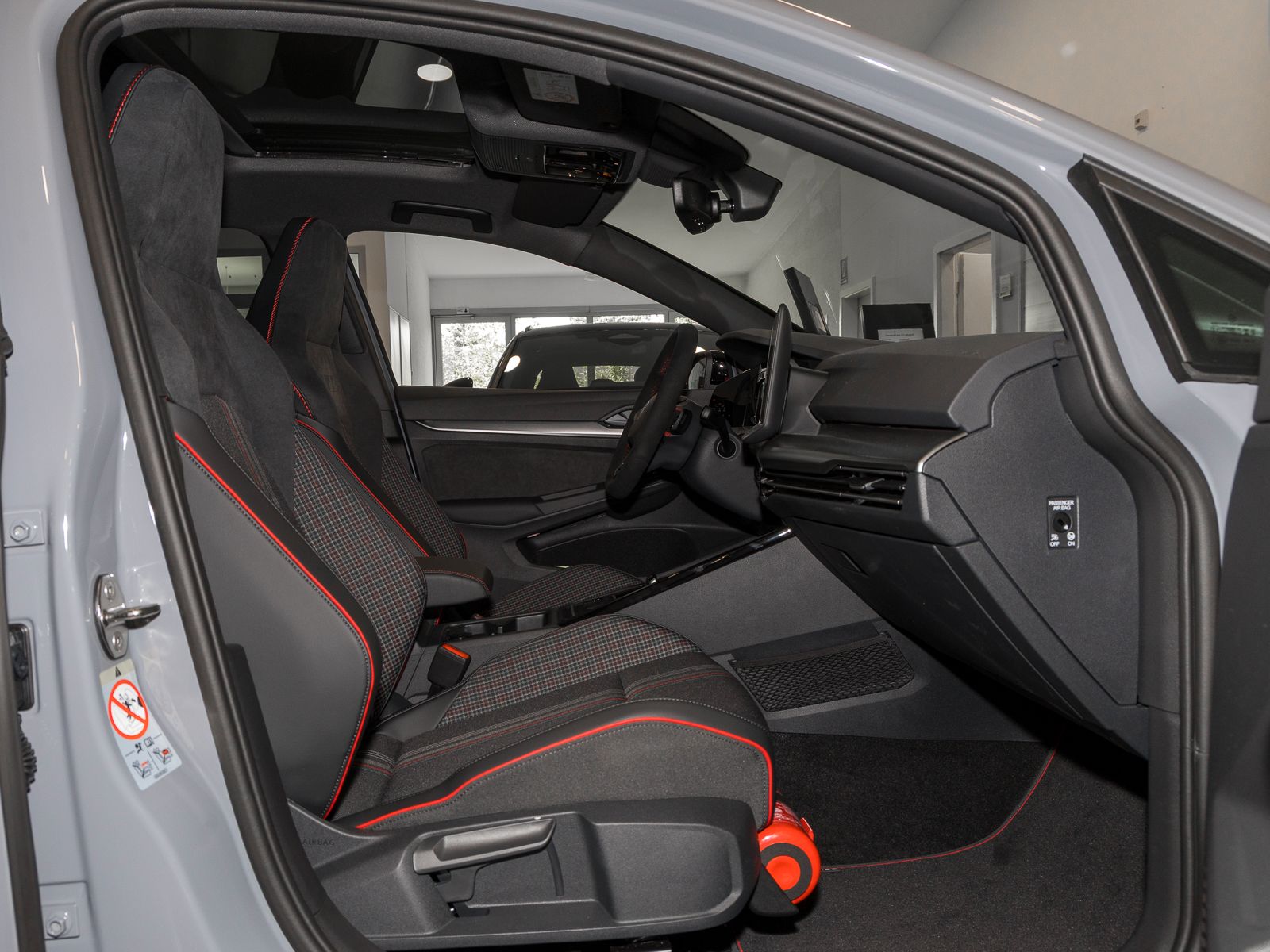 Volkswagen Golf  2,0 TSI DSG GTI Edition 50 PERFORMANCE-PAK foto 3