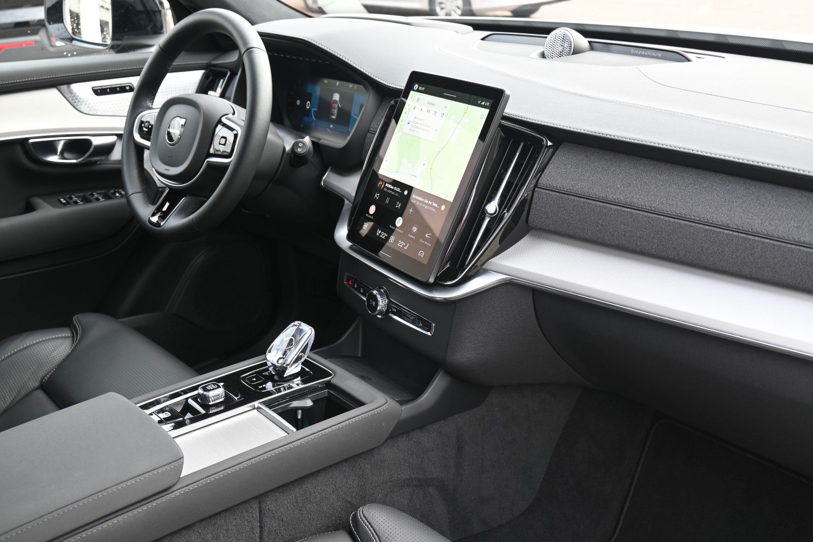 Fahrzeugabbildung Volvo XC90 T8 AWD Ultra Black Edition*LUFT*360*ACC*AHK