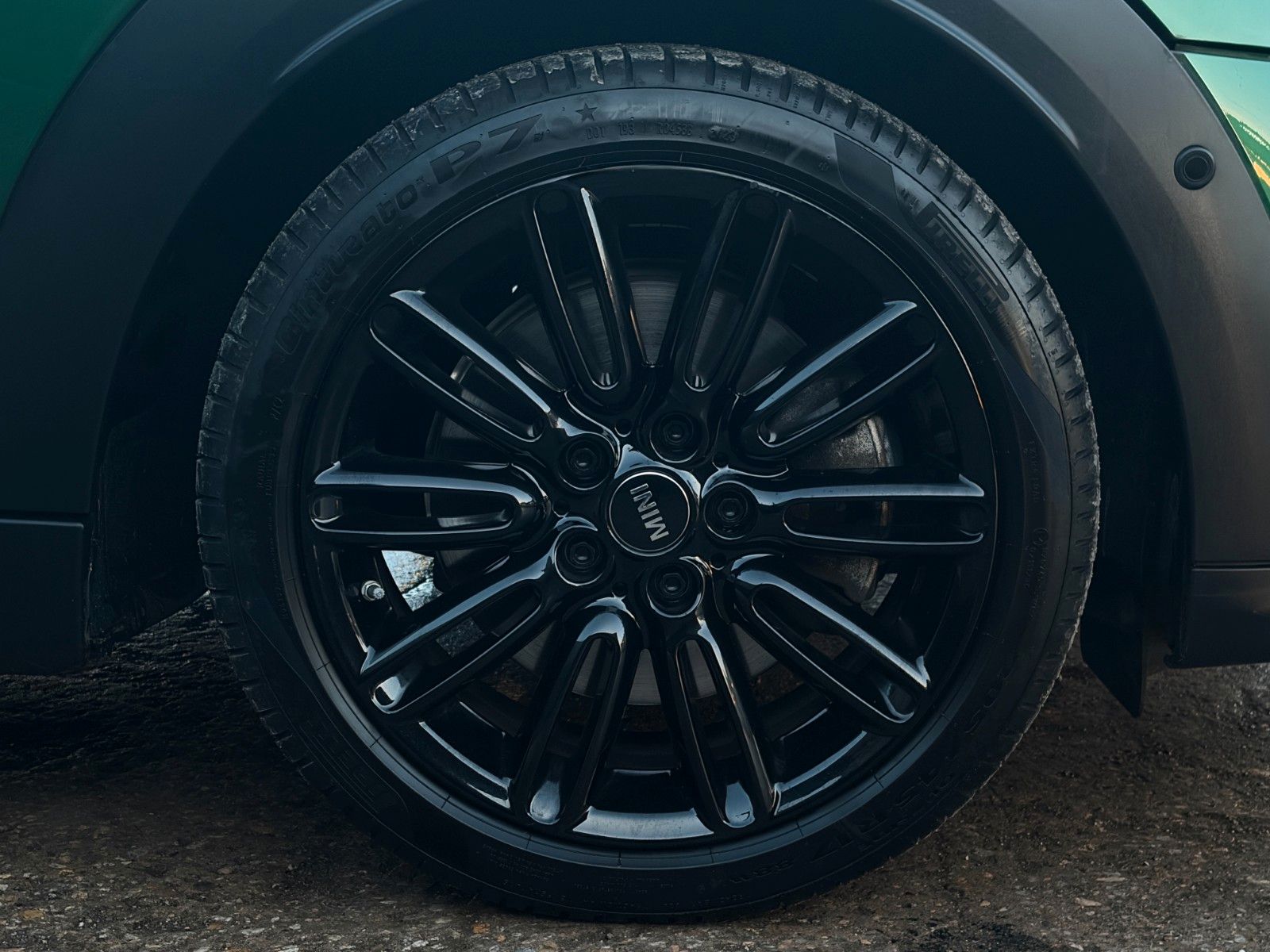 Fahrzeugabbildung MINI Cooper S Classic Trim Leder PANO LHZ SHZ BT PDC