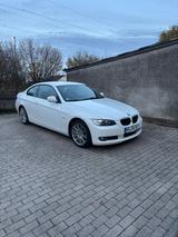 BMW 320d Coupé - - BMW 320 aus 2009: Coupe, 320d