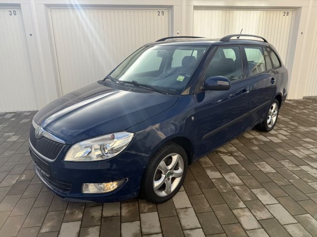 Skoda Fabia Combi Elegance Navigation Schiebedach SHZ