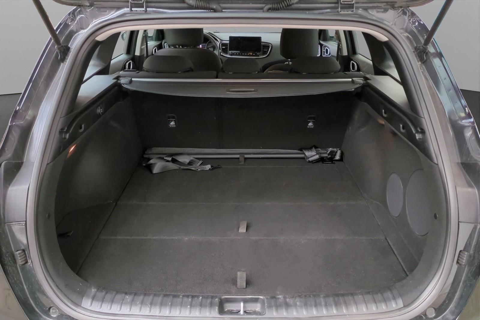 Kia CEED SW 1.5T DCT SPIRIT JBL|FULL-LED|KAMERA|NAVI