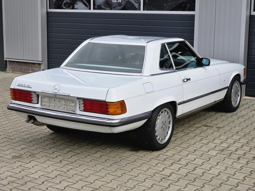 Mercedes-Benz SL 300