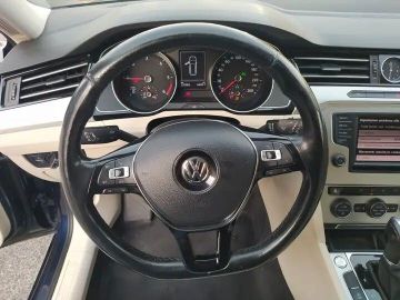Volkswagen Passat - 10