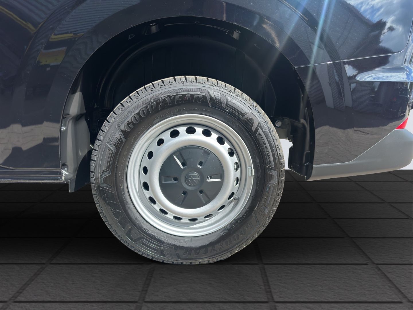 Transporter Kasten BEV 100 kW 64 kWh Automatik K