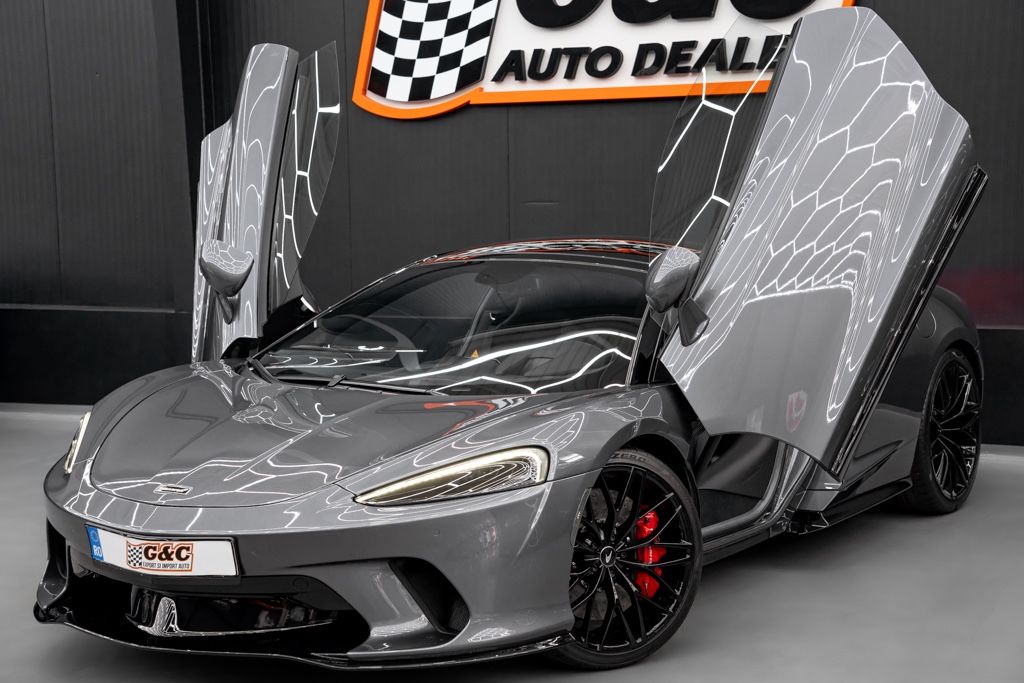 McLaren GT