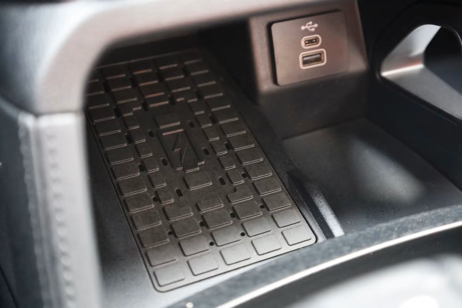 Fahrzeugabbildung Ford Raptor e-4WD, Raptor-Pak,Techno 73,Rollo el.,AHK