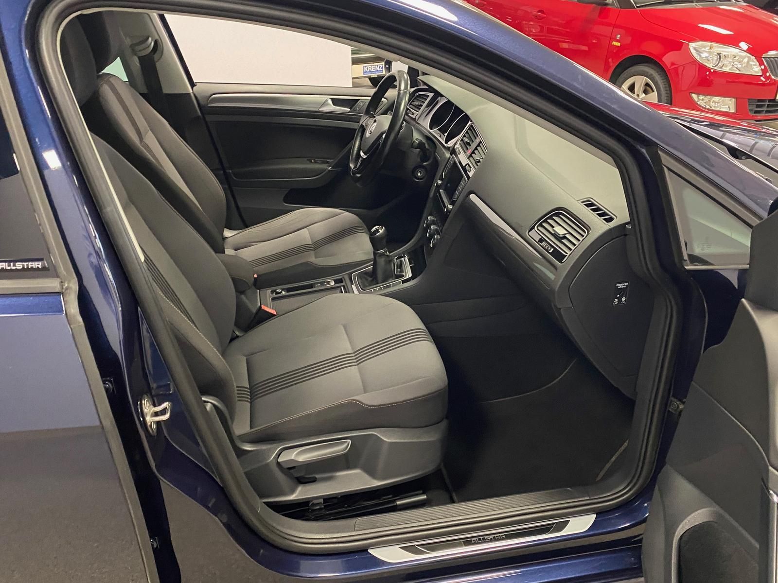 Fahrzeugabbildung Volkswagen Golf 2.0 TDI Allstar BMT KLIMA+PDC+NAVI+SITZHEIZ