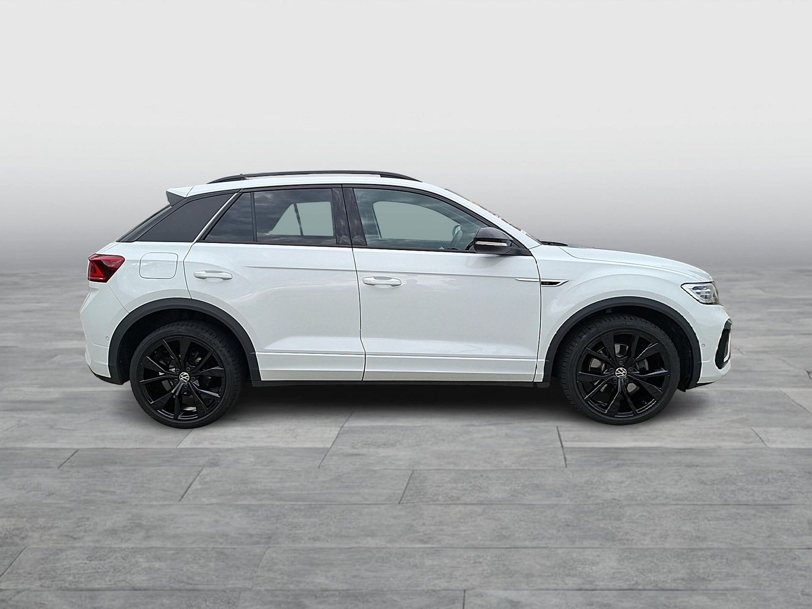 Fahrzeugabbildung Volkswagen T-Roc TSI R-Line DSG Matrix Navi AID ACC RFK SHZ