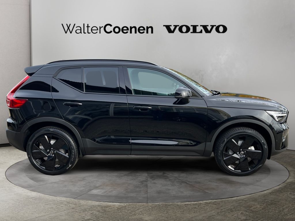 VOLVO XC40 B3 B DKG Ultra Black Edition,Licht-P,FHZ.. VOLVO XC40 B3 B DKG Ultra Black Edition,Licht-P,FHZ..