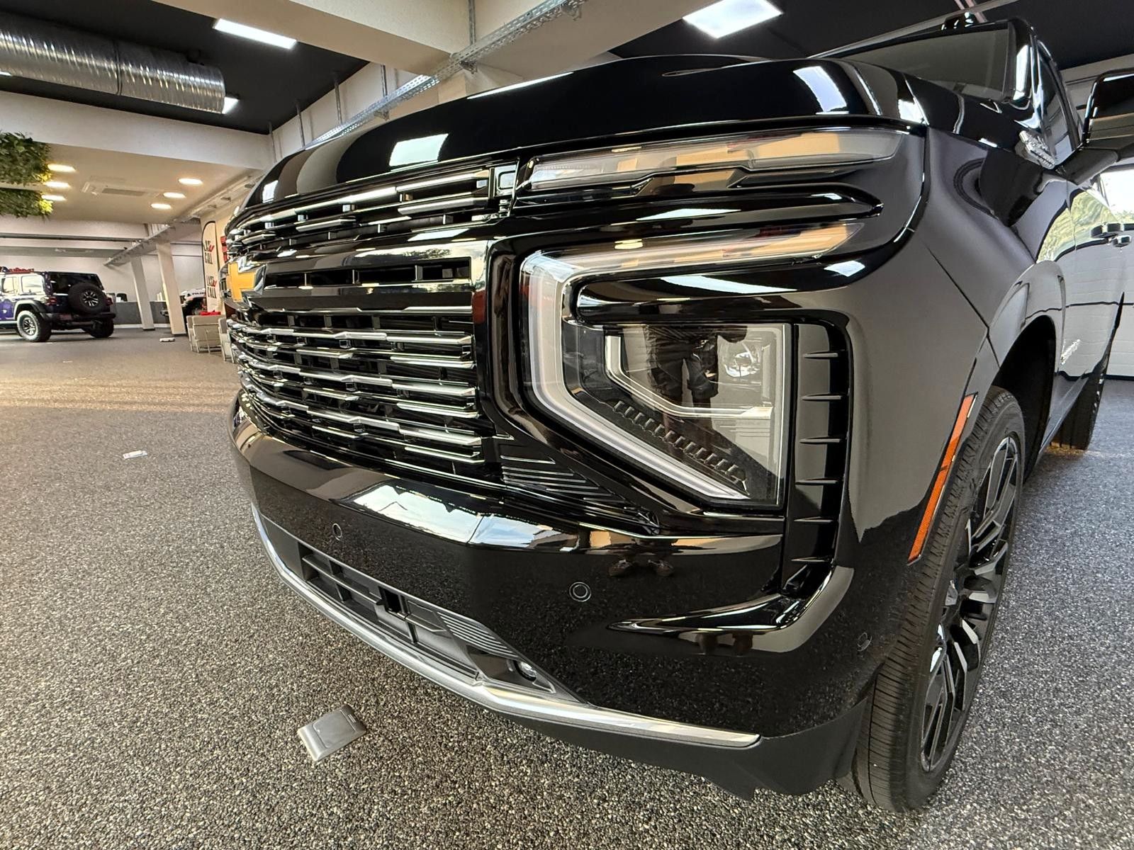 Fahrzeugabbildung Chevrolet 2026 SUBURBAN HIGH COUNTRY 24"-PANORAMA