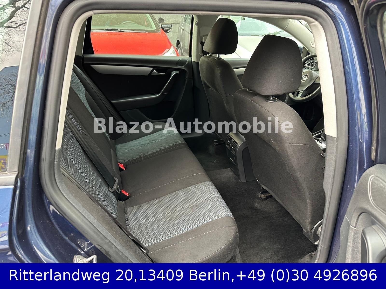 Volkswagen Passat 2012 — photo 11