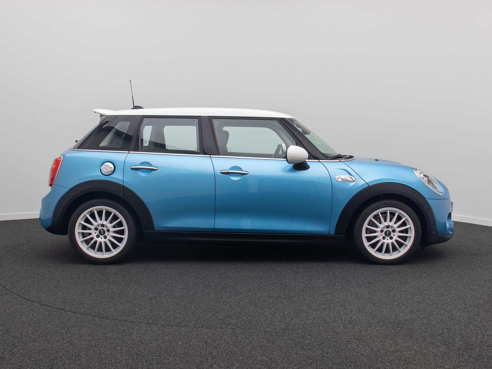 Fahrzeugabbildung MINI Cooper SD ACC HUD Kamera H/K Alarm Komfo