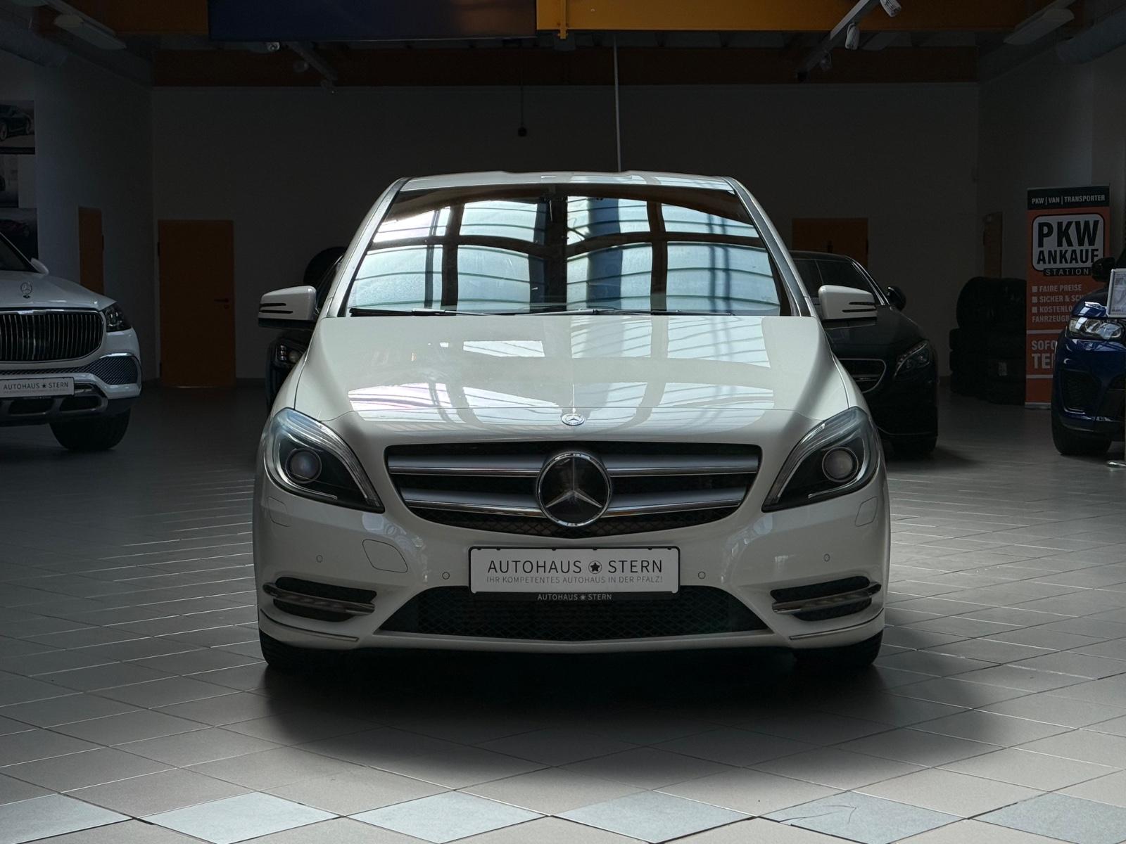 Mercedes-Benz B180|SHZ|PDC|Klimaanlage|Xenon|2.Hand|Bluetooth