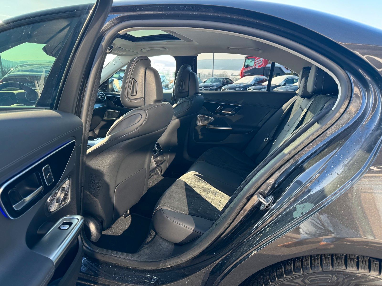 Fahrzeugabbildung Mercedes-Benz C 220d AMG+Burmester+ESD+RKamera+Night+TotW