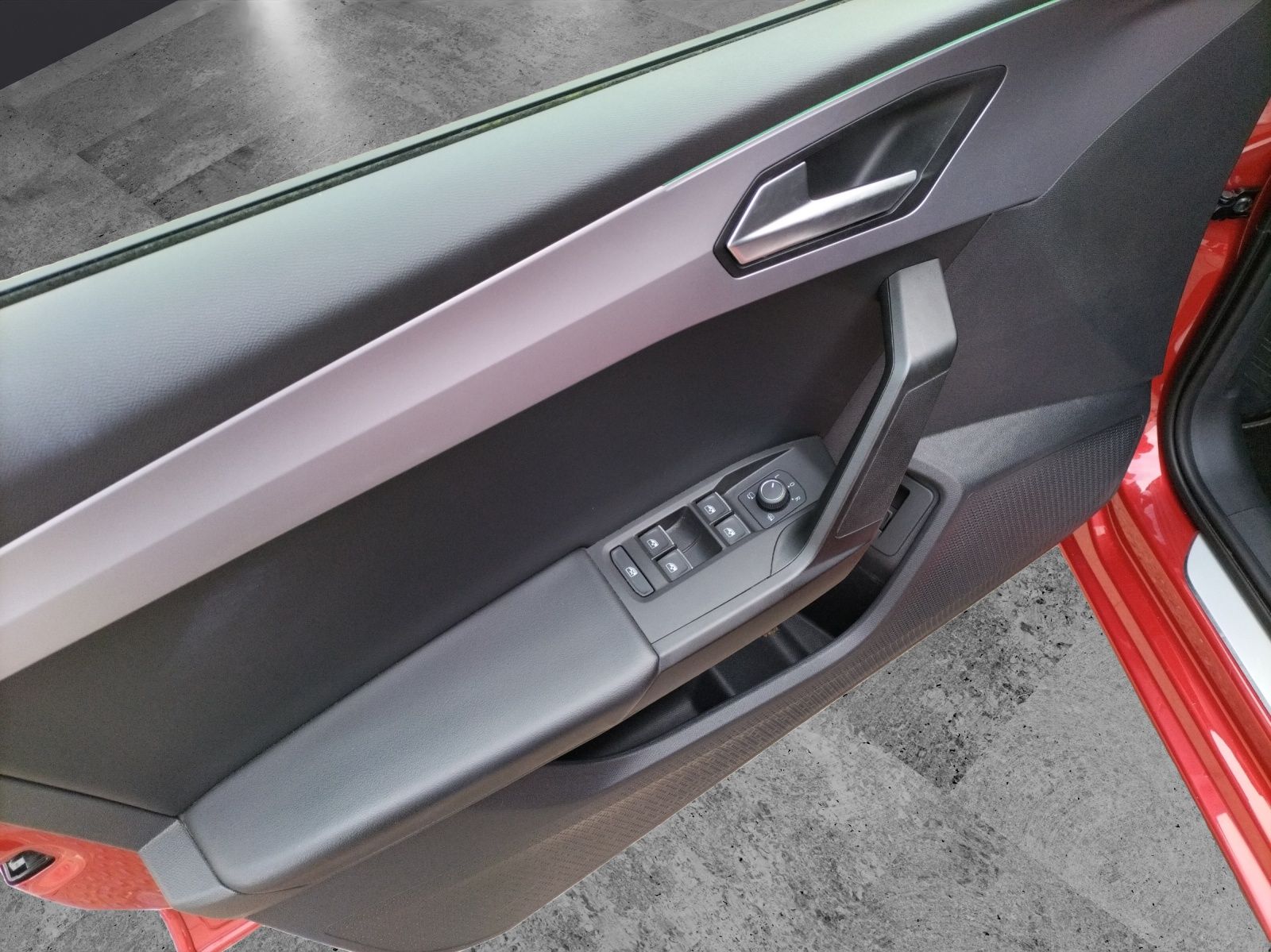 Fahrzeugabbildung SEAT Leon ST eTSI FR-Line DSG LED AHK Navi ACC Park-A