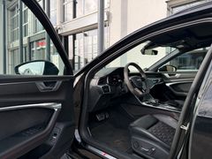 AUDI RS6 Avant PERFORMANCE/ STANDHZG./ B&O/ 22"/ PANO AUDI RS6 Avant PERFORMANCE/ STANDHZG./ B&O/ 22"/ PANO