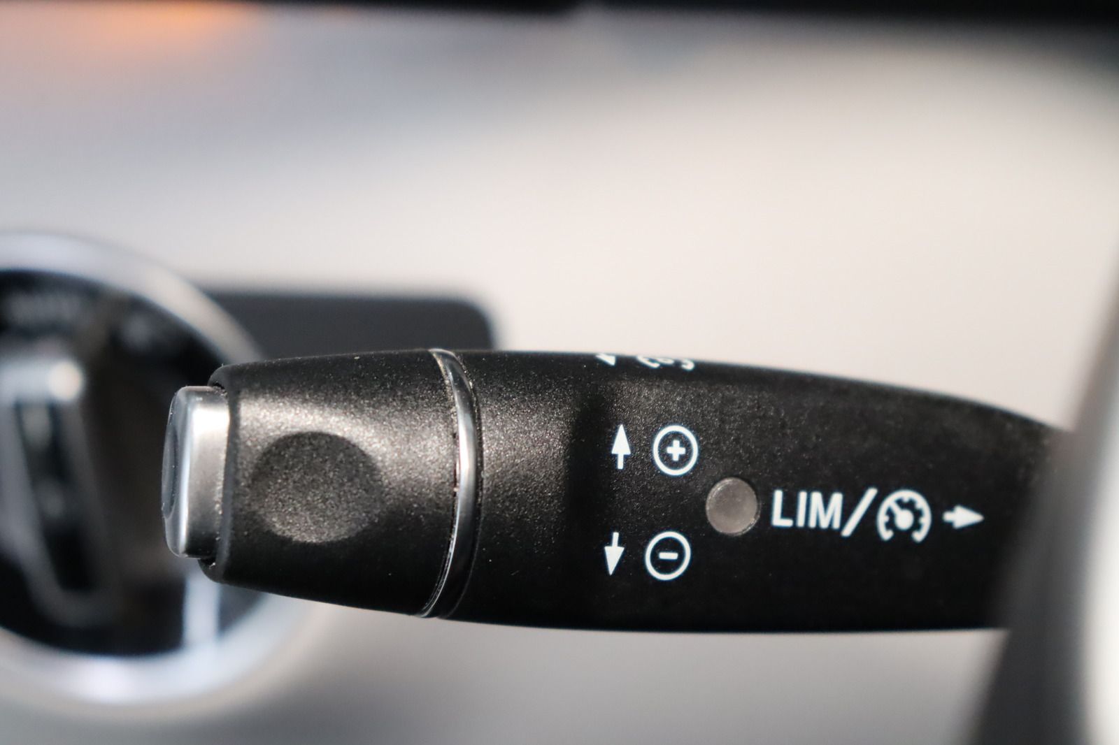 Fahrzeugabbildung Mercedes-Benz B 180 BlueEFFICIENCY * Bi-Xenon * Navi * SHZ *