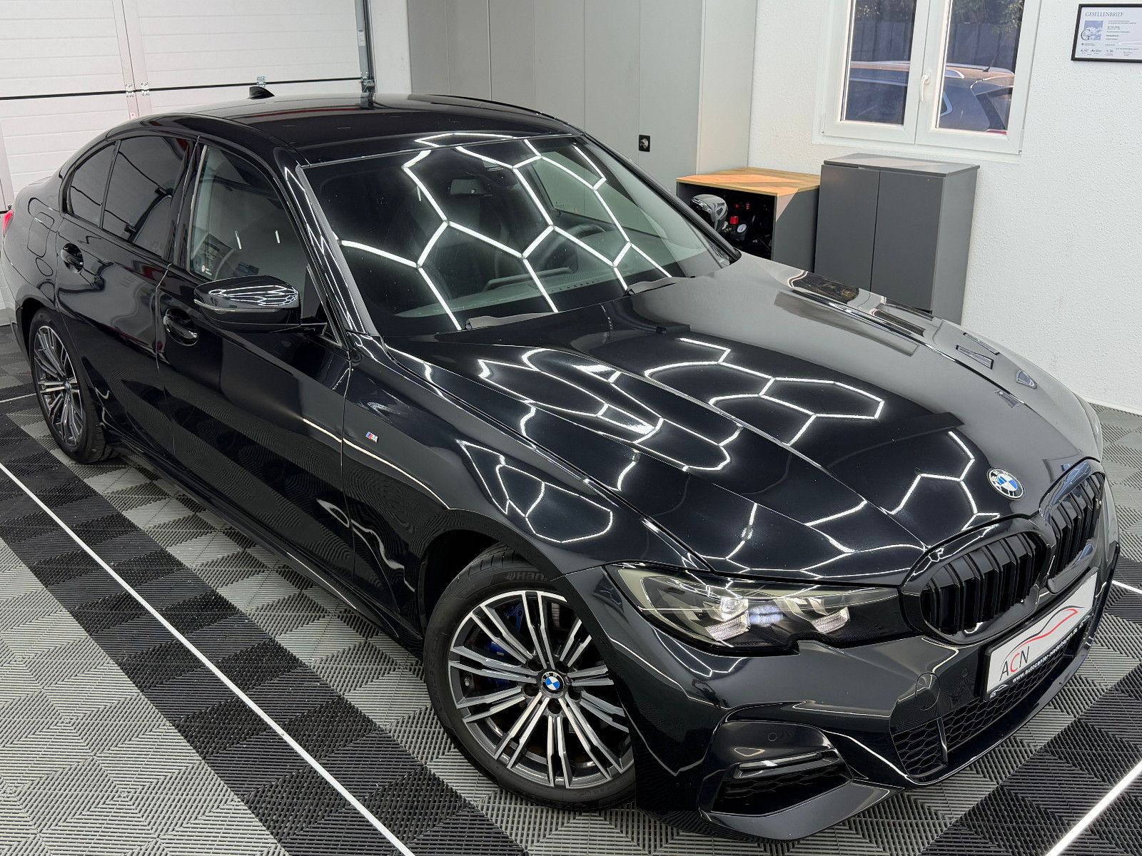 Fahrzeugabbildung BMW 330 i Lim. M SPORT/LED/VRTL COCKPIT/AMBIENTE