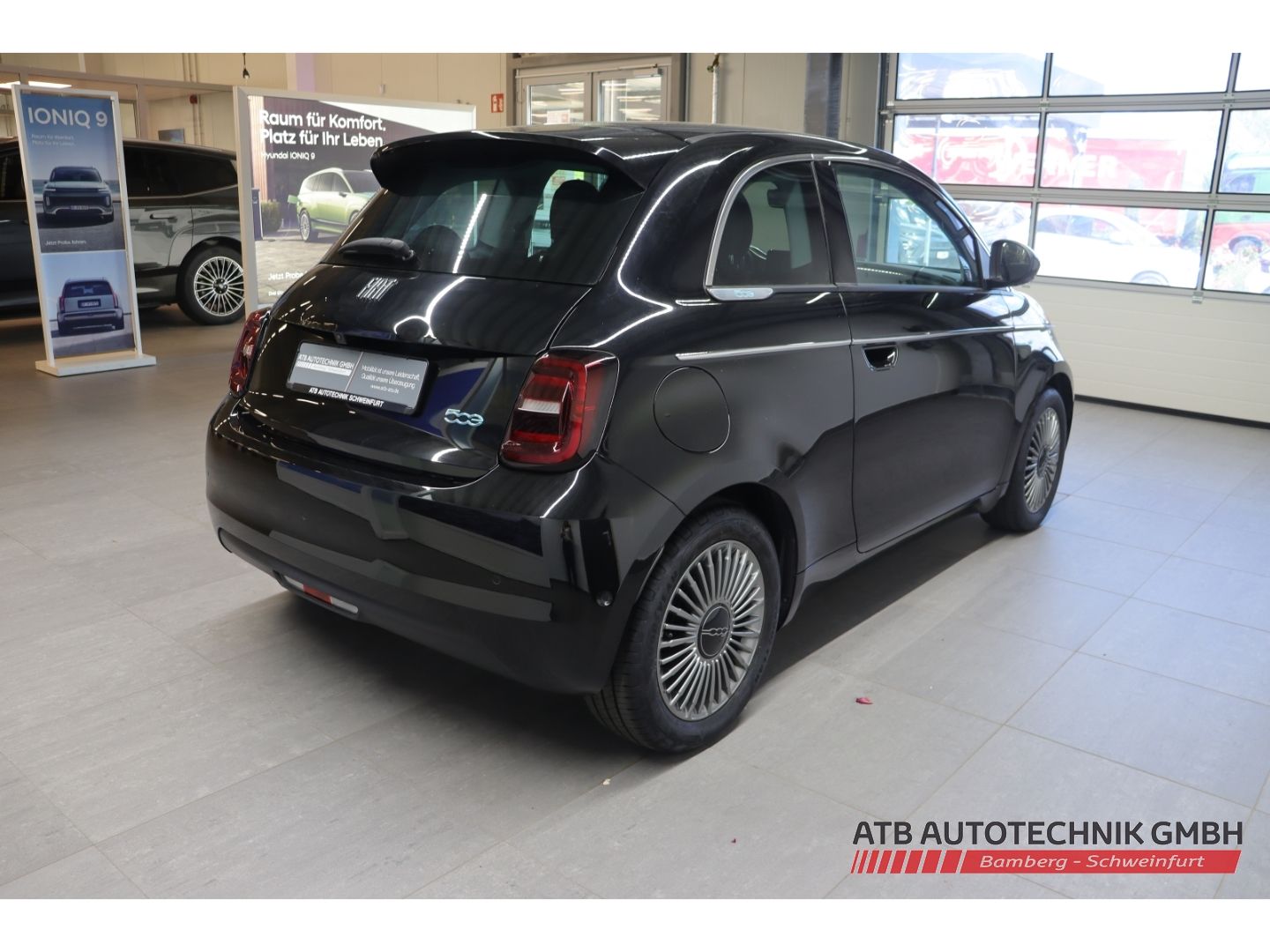 Fahrzeugabbildung Fiat 500e 42kWh Komfort- und Stylepaket SOH 95,0%