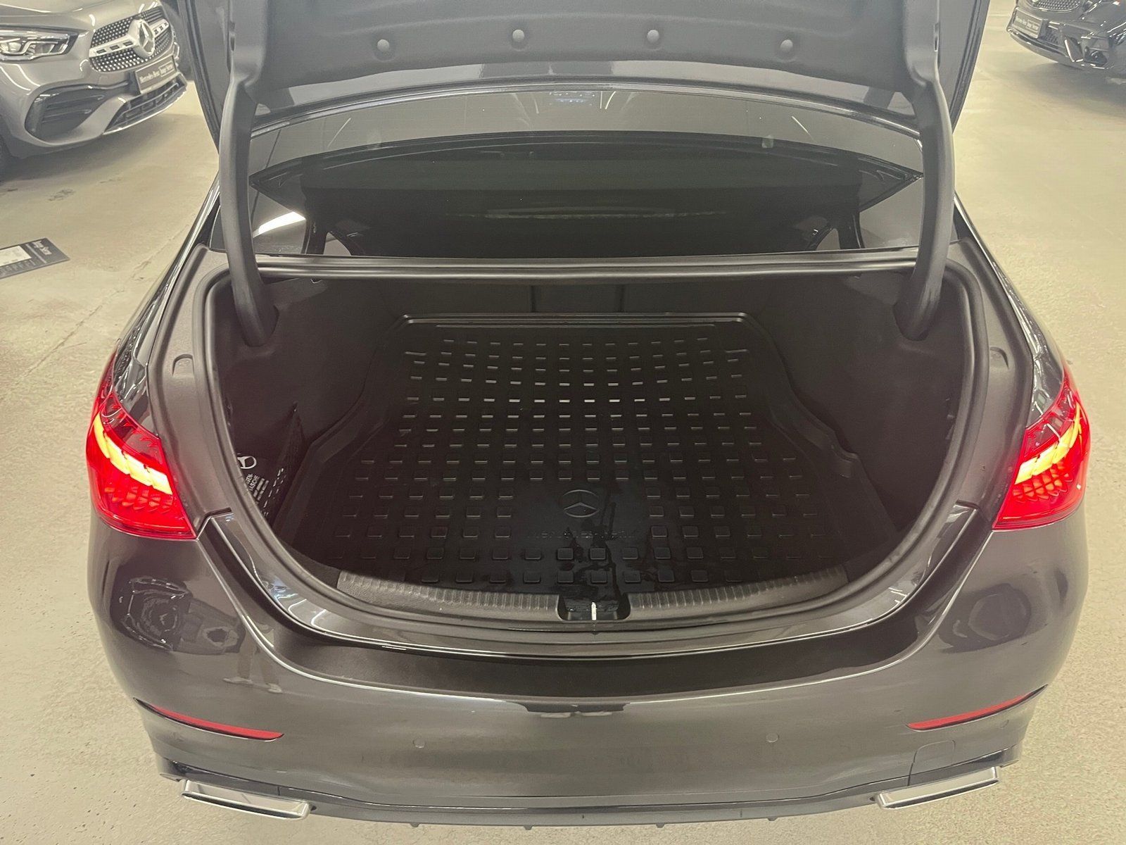 Fahrzeugabbildung Mercedes-Benz C 300 d 4M AMG*Pano*Distro*DiGi*360*Night*Sound*