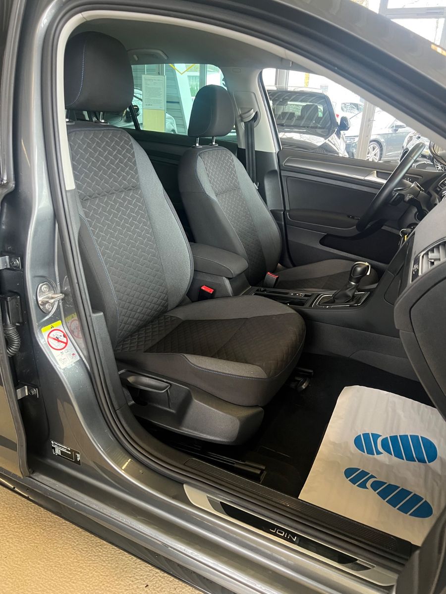 Fahrzeugabbildung Volkswagen Golf VII Lim. 1.5 TSI DSG Join R line *ACC*