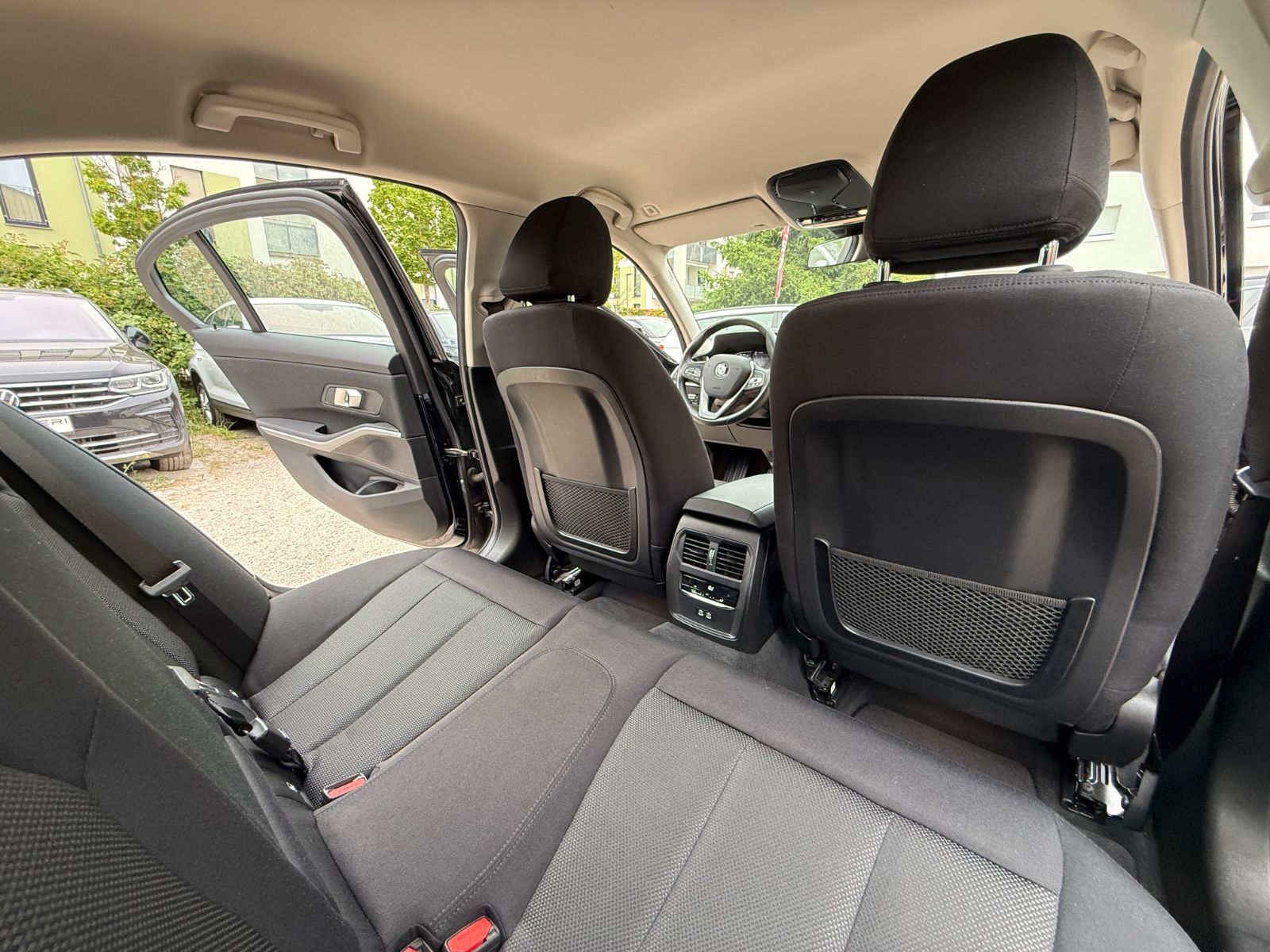 BMW 320d Lim Advantage Aut LED Navi 1.Hand foto 15