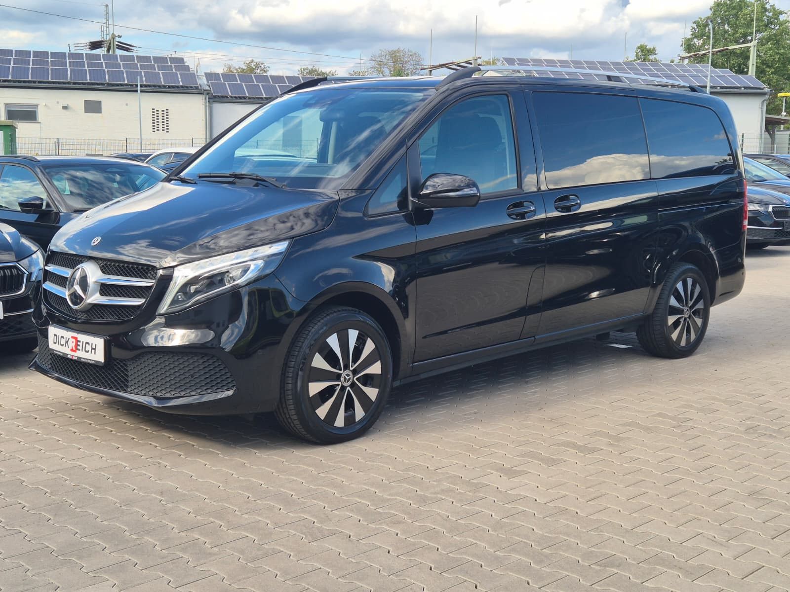 Fahrzeugabbildung Mercedes-Benz V 250 d EDITION 4MATIC lang LED*DISTRON.*MBUX10"