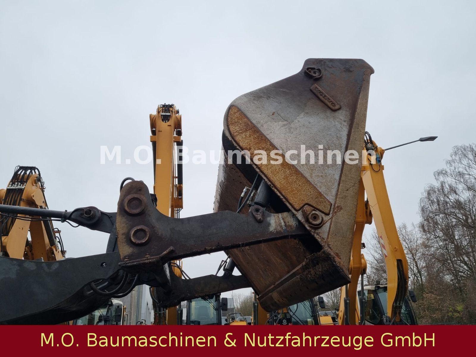 Fahrzeugabbildung Volvo L 120 H /3+4. Steuerkreis / BSS/Hochkippschaufel