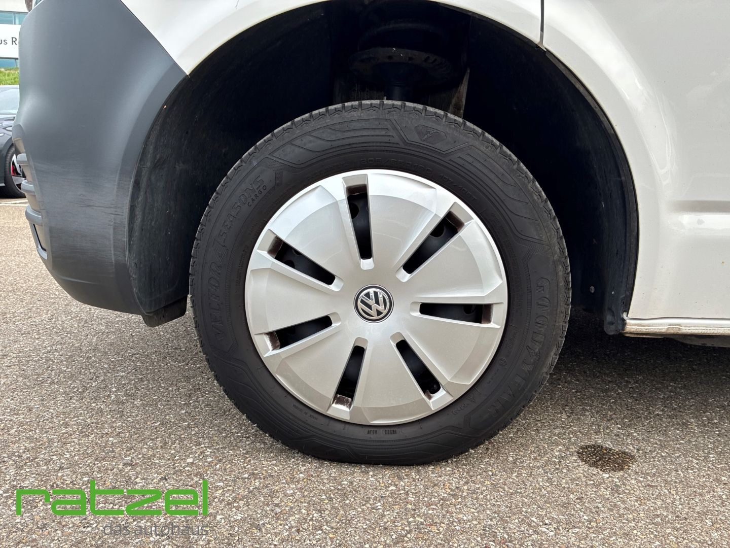 Fahrzeugabbildung Volkswagen T6.1 Transporter Kasten KR 2.0 TDI AHK Navi Kame