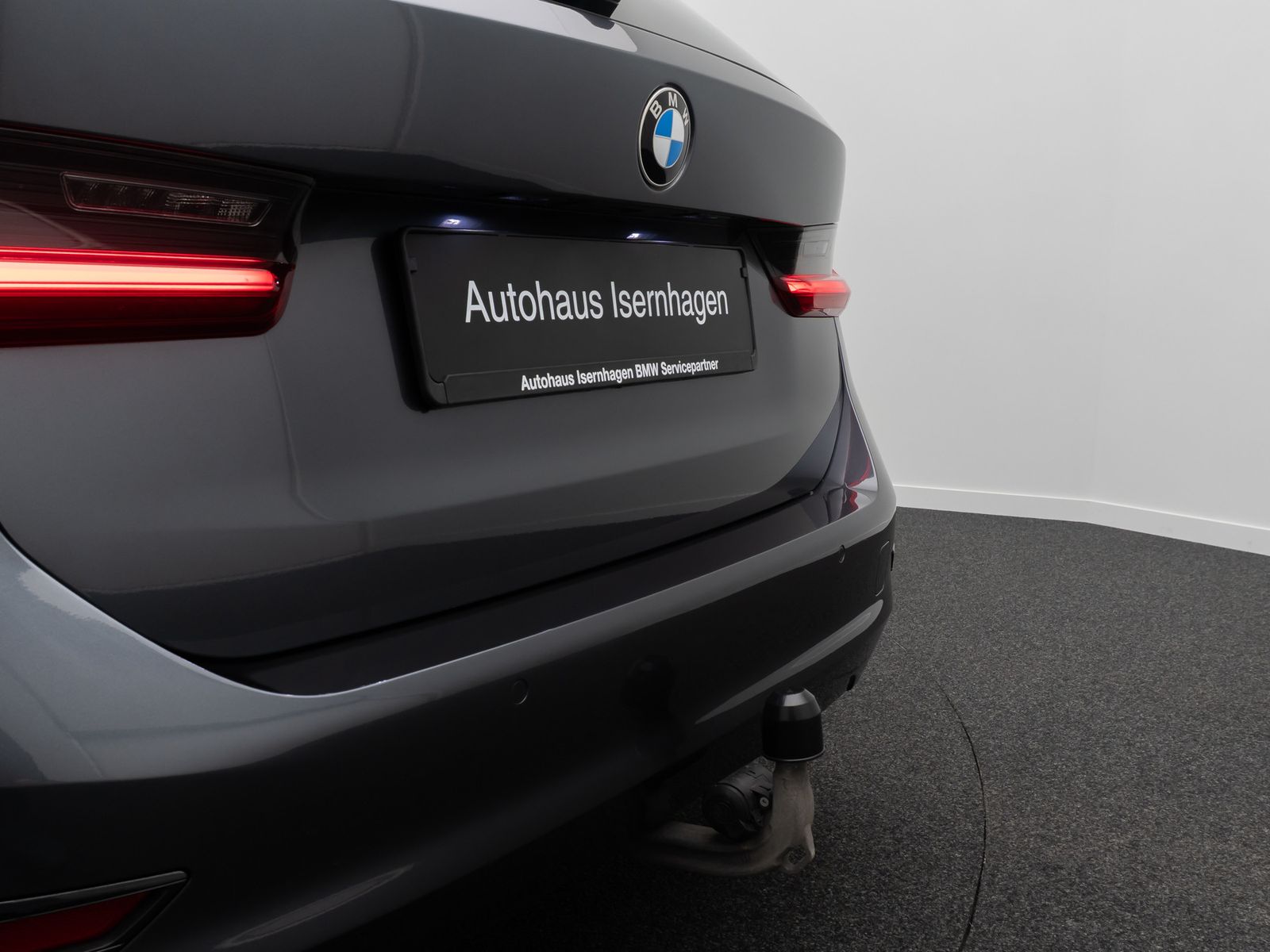 Fahrzeugabbildung BMW 318d Geschwindigreg DAB Alarm AHK WLAN M Sport